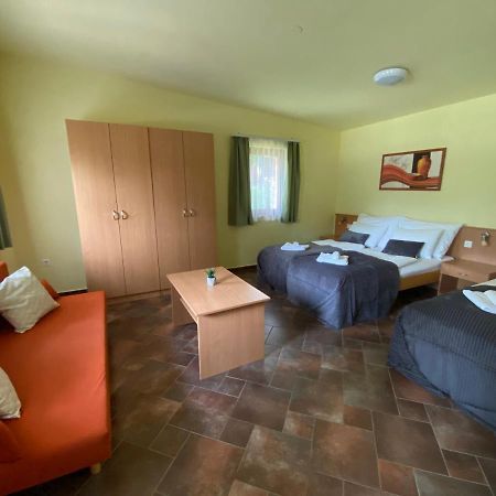 Matra Kemping Apartmanok Matrafured Buitenkant foto